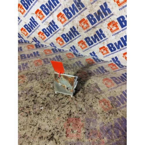 Петля инструментального ящика DAF 106 049232 RH (194)-1