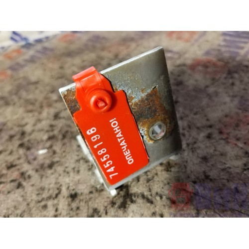 Петля инструментального ящика DAF 106 049232 LH (196)-5