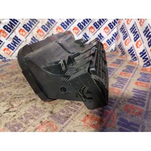 Дефлектор салона DAF 106 049232 центральный (641)-1