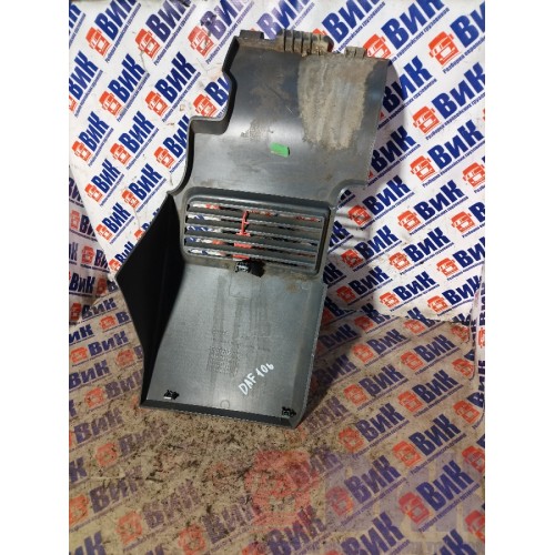 Накладка панели приборов DAF 106 049232 RH (147)-1