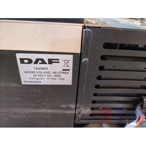 Холодильник DAF 106 049232 в сборе с ящиками и крепежом (851)-7