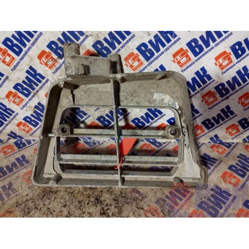 Кронштейн подножки DAF 85 CF 532175 RH деф. (042)-2