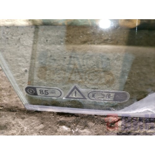 Стекло двери (форточка) DAF 105 LH с деф. (667)-12