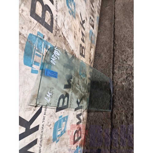 Стекло двери (форточка) DAF 105 LH с деф. (667)-9