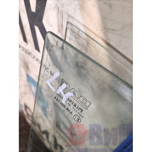 Стекло двери (форточка) DAF 105 LH с деф. (667)-1