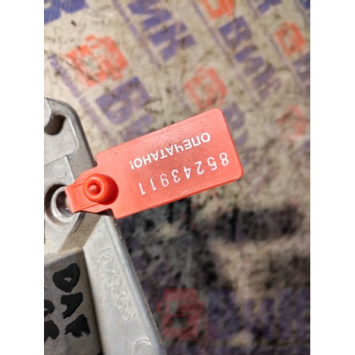 Ручка открывания двери DAF 105 внутренняя RH (911)-1