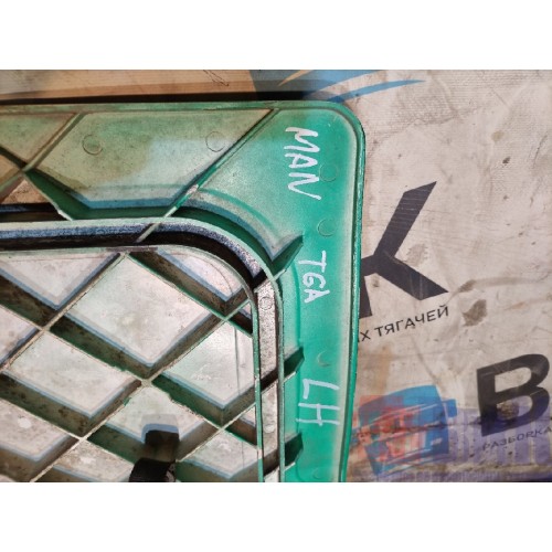 Крышка инструментального ящика MAN TGA 439195 LH (705)-4