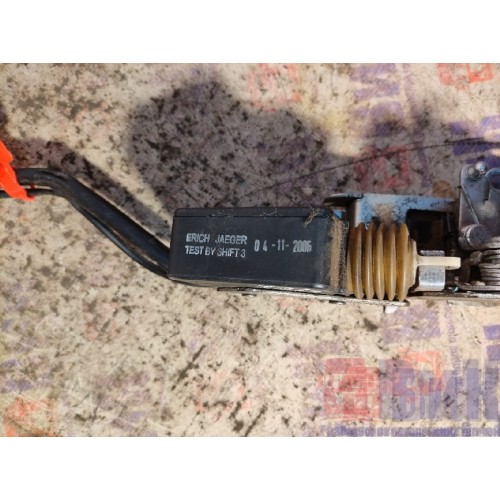 Замок двери MAN TGA 439195 с доводчиком RH (887)-6