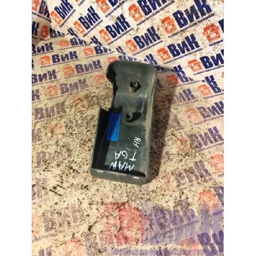 Накладка стойки зеркала MAN TGA 439195 нижняя (721) -1
