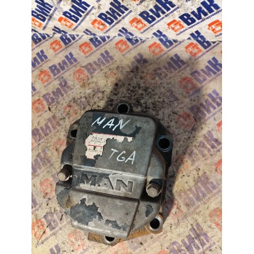 Проставка ось рокеров с клапанной крышкой MAN TGA 439195 D2866 (747)