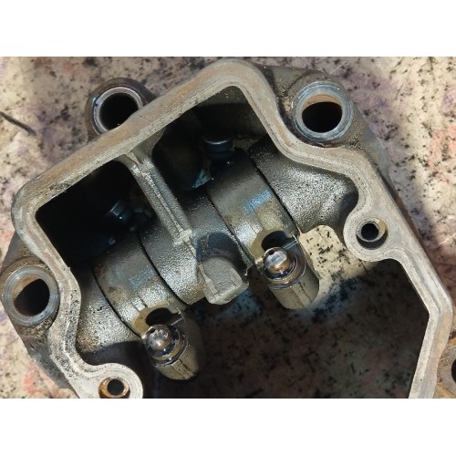 Проставка ось рокеров с клапанной крышкой MAN TGA 439195 D2866 (747)-5