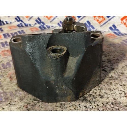 Проставка ось рокеров с клапанной крышкой MAN TGA 439195 D2866 (747)-6