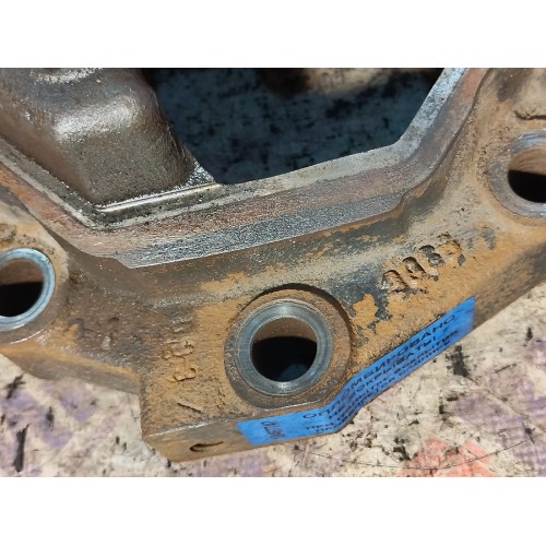 Проставка ось рокеров с клапанной крышкой MAN TGA 439195 D2866 (747)-1