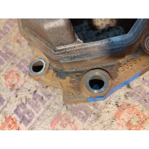 Проставка ось рокеров с клапанной крышкой MAN TGA 439195 D2866 (748)-4