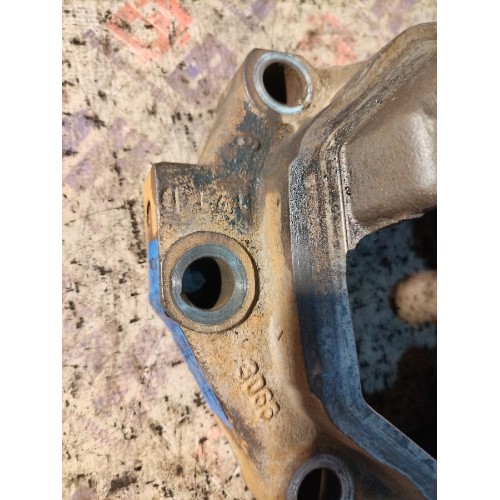 Проставка ось рокеров с клапанной крышкой MAN TGA 439195 D2866 (749)-2