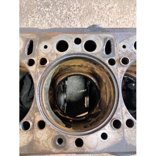 Блок цилиндров двигателя MAN TGA 439195 D2866 (634)-5