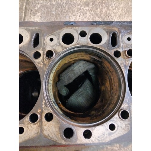 Блок цилиндров двигателя MAN TGA 439195 D2866 (634)-4