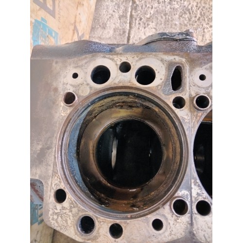 Блок цилиндров двигателя MAN TGA 439195 D2866 (634)-3