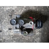 Кран управления тормозами прицепа Mersedes механич. (290)