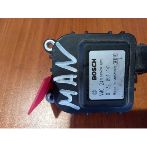 Моторчик заслонки отопителя (сервопривод) MAN (044), 0132801141