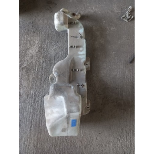 Бачок омывателя Mercedes Actros с горловиной (256), 9438690020