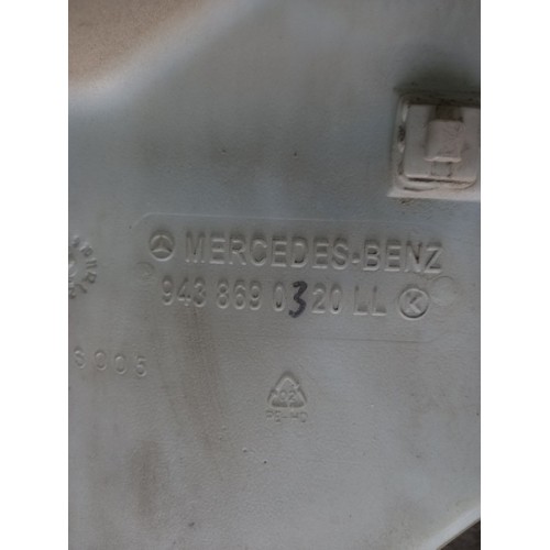 Бачок омывателя Mercedes Actros с горловиной (257), 9438690320-3