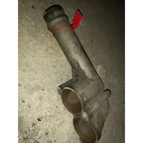 Патрубок корпуса термостата MAN D2066 боковой (732), 51063020642