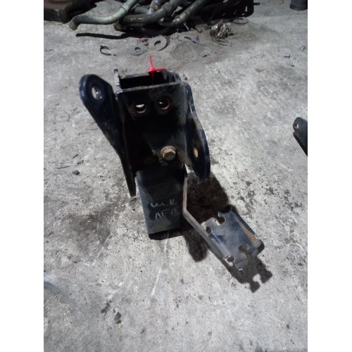 Кронштейн торсиона кабины MAN ш.к. LH (801), -1