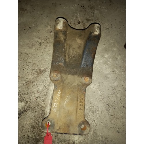 Кронштейн траверсы КПП MAN F2000 (875), 81412043007