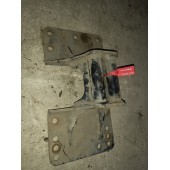 Кронштейн средней траверсы (над коробкой) MAN старый образец RH (866)