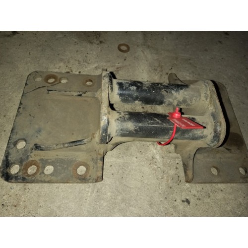 Кронштейн средней траверсы (над коробкой) MAN старый образец RH (866), -2