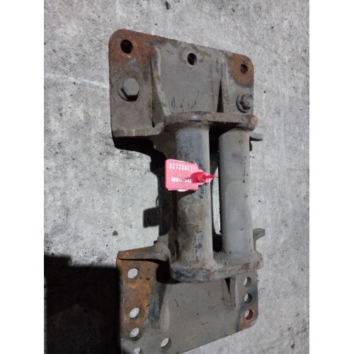 Кронштейн средней траверсы (над коробкой) MAN старый образец LH (867), -1