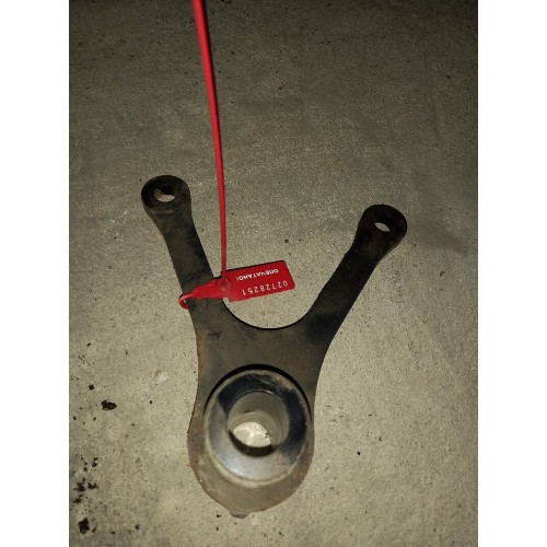 Кронштейн цилиндра подъема кабины MAN нижний (251), 81417205358