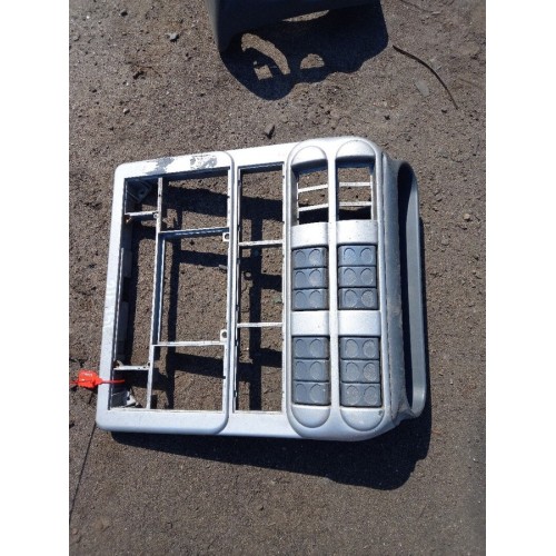 Часть торпедо Iveco Stralis 242116 у.к. центральная (829), 504022439