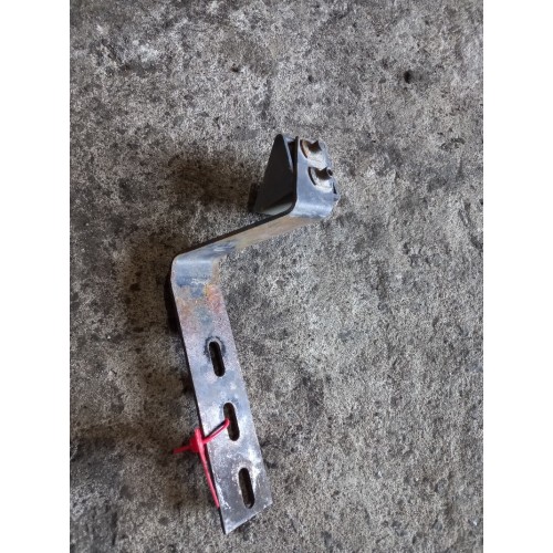 Кронштейн тяги пыльника двигателя DAF (025), 