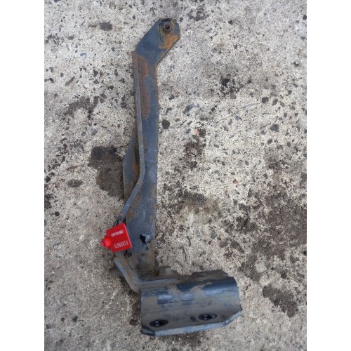 Кронштейн тяги пыльника двигателя DAF 105 460 896380 RH (070), 