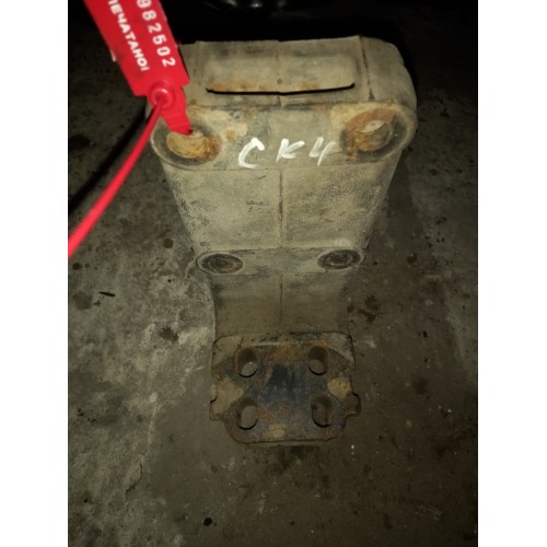 Кронштейн КПП Scania 4 (502), 1404300