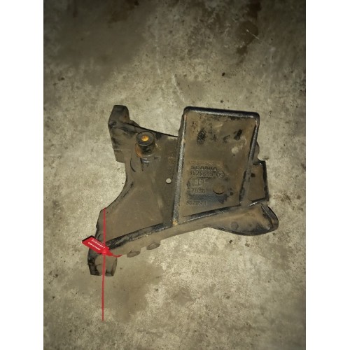 Кронштейн бампера Scania RH (637), 1525695