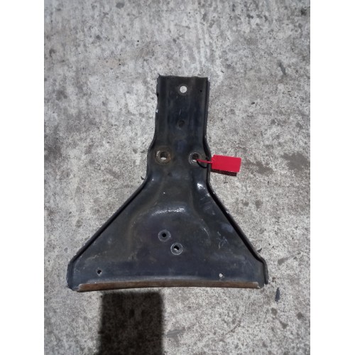 Кронштейн переднего крыла Scania RH (584), 1377439-1