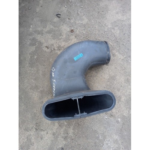 Патрубок воздушного фильтра Renault TS (890), 21627374