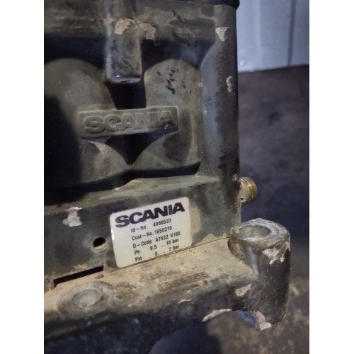 Блок клапанов EGR (ЕГР) Scania R380LA 2008г 037255 (635), 1856310-1