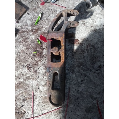 Кронштейн переднего амортизатора Iveco Stralis нижний RH (572), 41272316