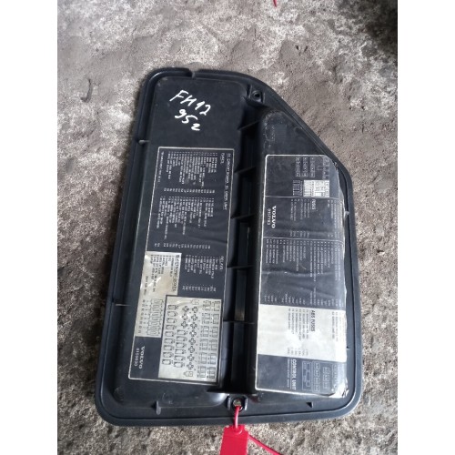 Крышка блока предохранителей Volvo FH 131881 (968), 8144446