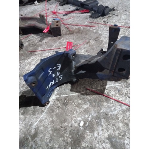 Кронштейн двигателя Iveco передний RH (865), 500307188-2