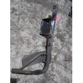 Кронштейн крыла переднего Iveco верхний передний RH (546)