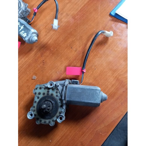 Моторчик стеклоподъемника Scania 4/5 RH (245), 0130821509-1