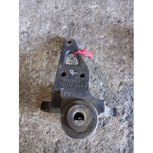 Кронштейн передней рессоры Renault Premium DXI задний RH (786), 20592648