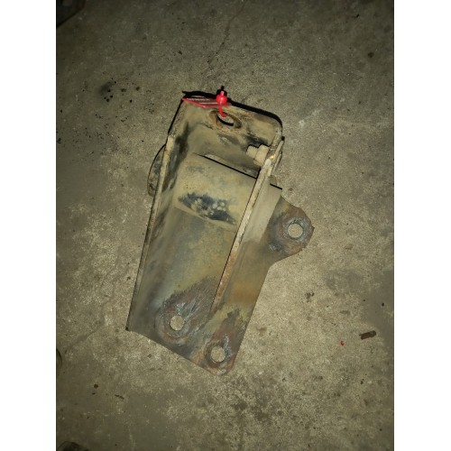 Кронштейн усилителя бампера Renault Magnum MACK LH (674), 