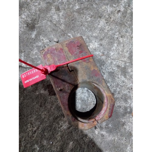 Скоба тяги (кронштейна) КПП Renault Magnum MACK (085), 