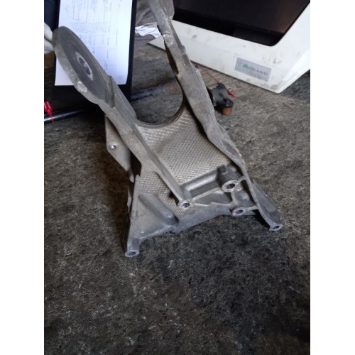 Кронштейн кабины (кронштейн передней подушки) Scania R 480 032962 RH (921), 1426196-1